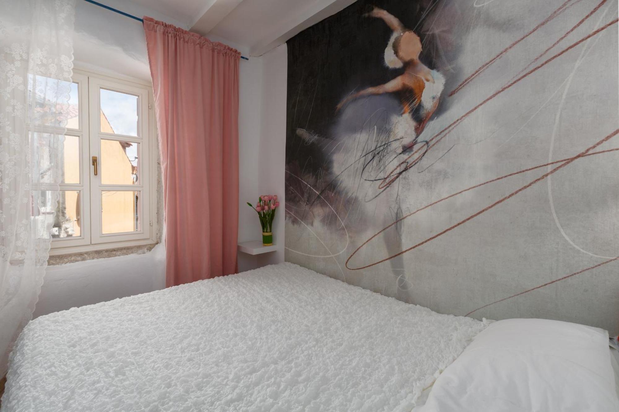 Bianco&rosa Apartment