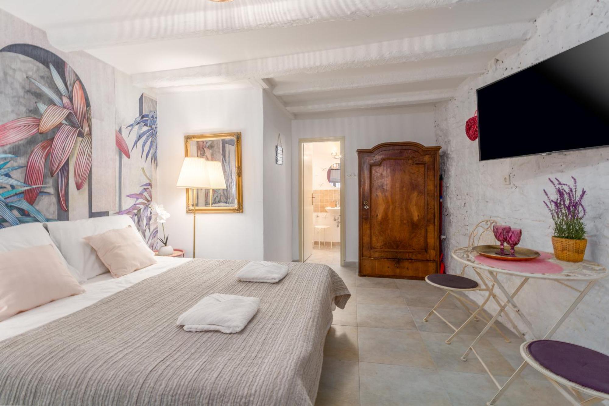 Apartment Bianco&rosa *
