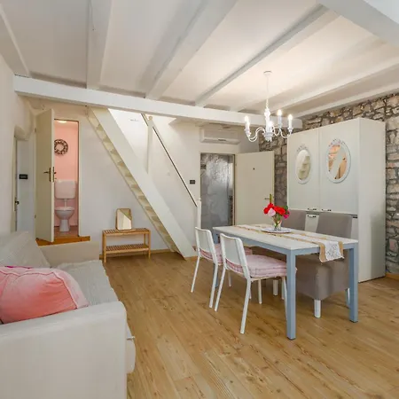 Apartamento Bianco&Rosa Rovinj Exterior foto